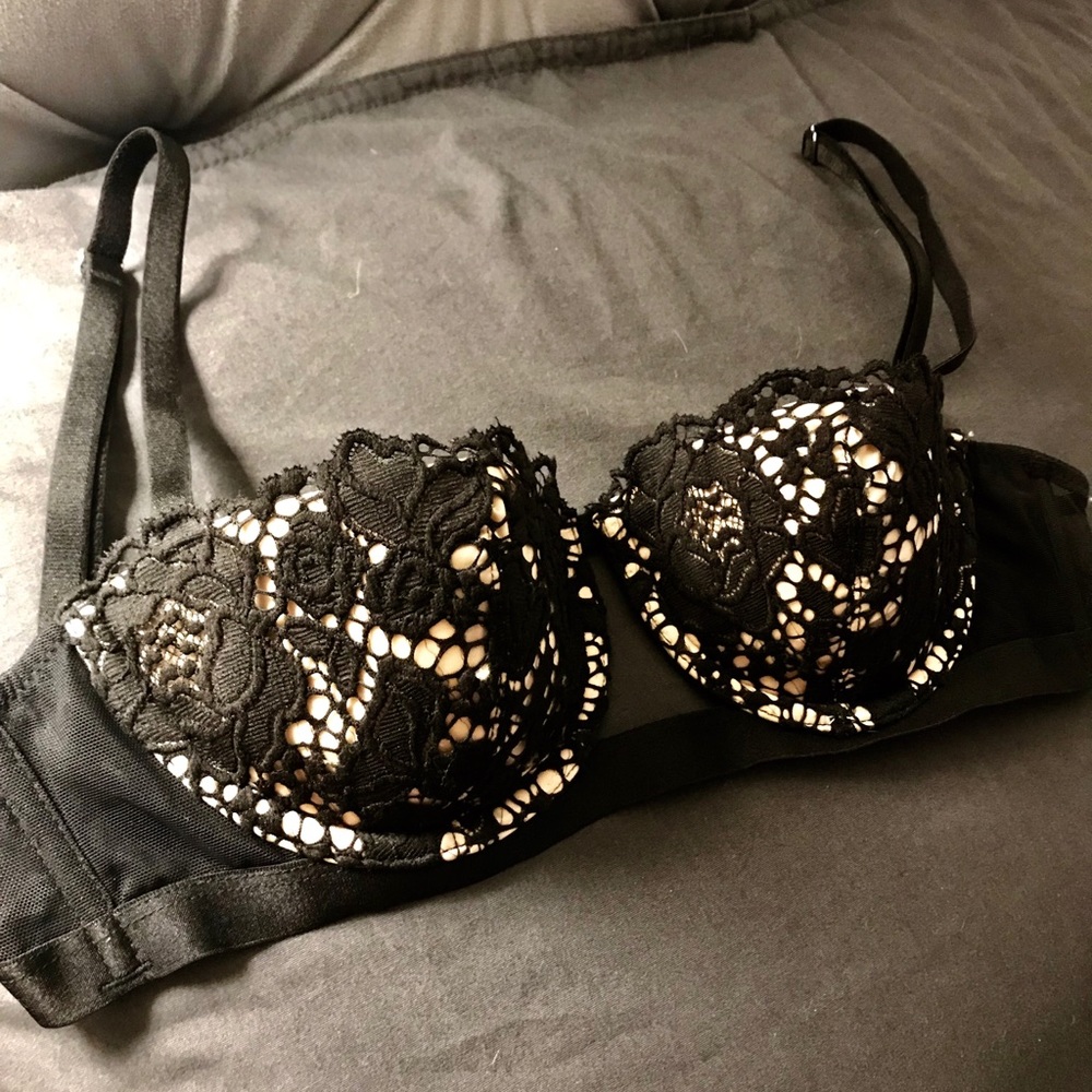 Victoria’s Secret balconet push-up bra 32B black